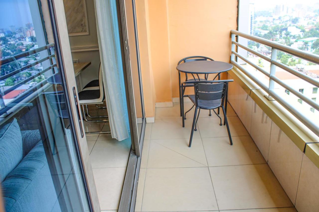 Residence Le Carat Bonapriso Douala Esterno foto