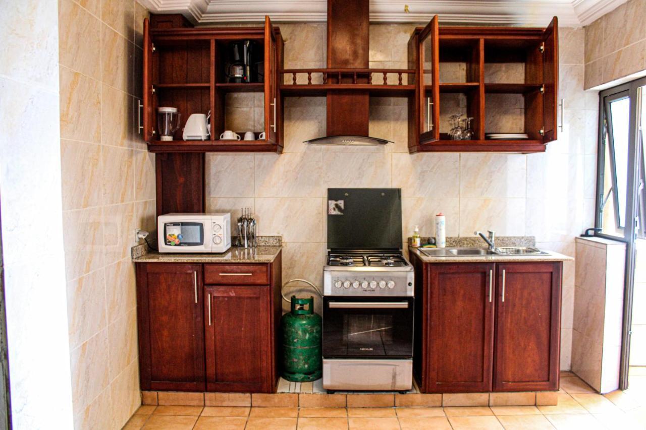 Residence Le Carat Bonapriso Douala Esterno foto