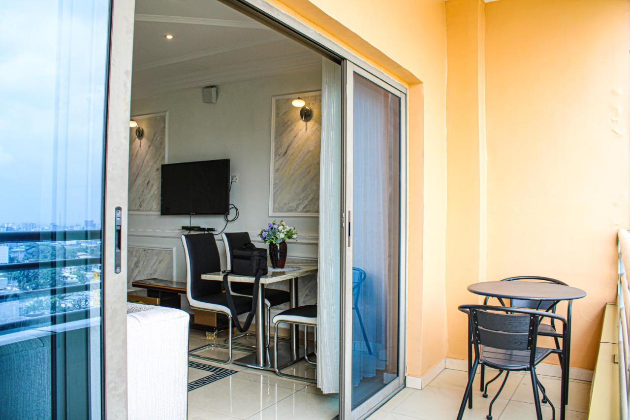 Residence Le Carat Bonapriso Douala Esterno foto