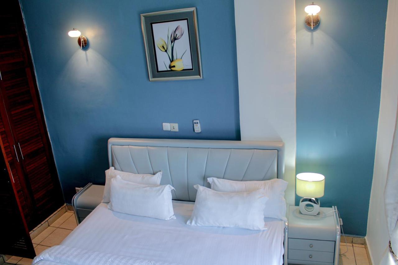 Residence Le Carat Bonapriso Douala Esterno foto