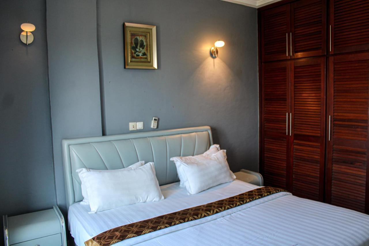 Residence Le Carat Bonapriso Douala Esterno foto