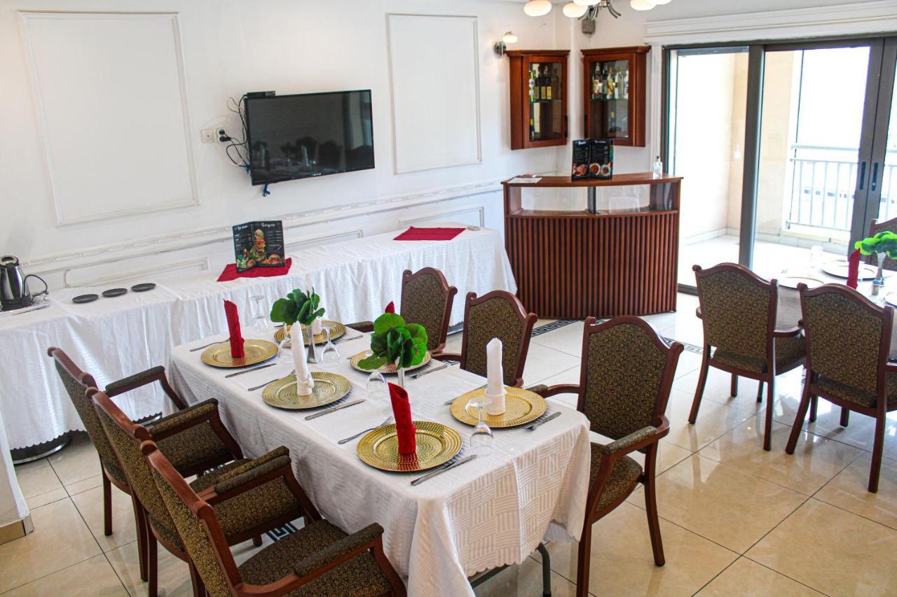 Residence Le Carat Bonapriso Douala Esterno foto