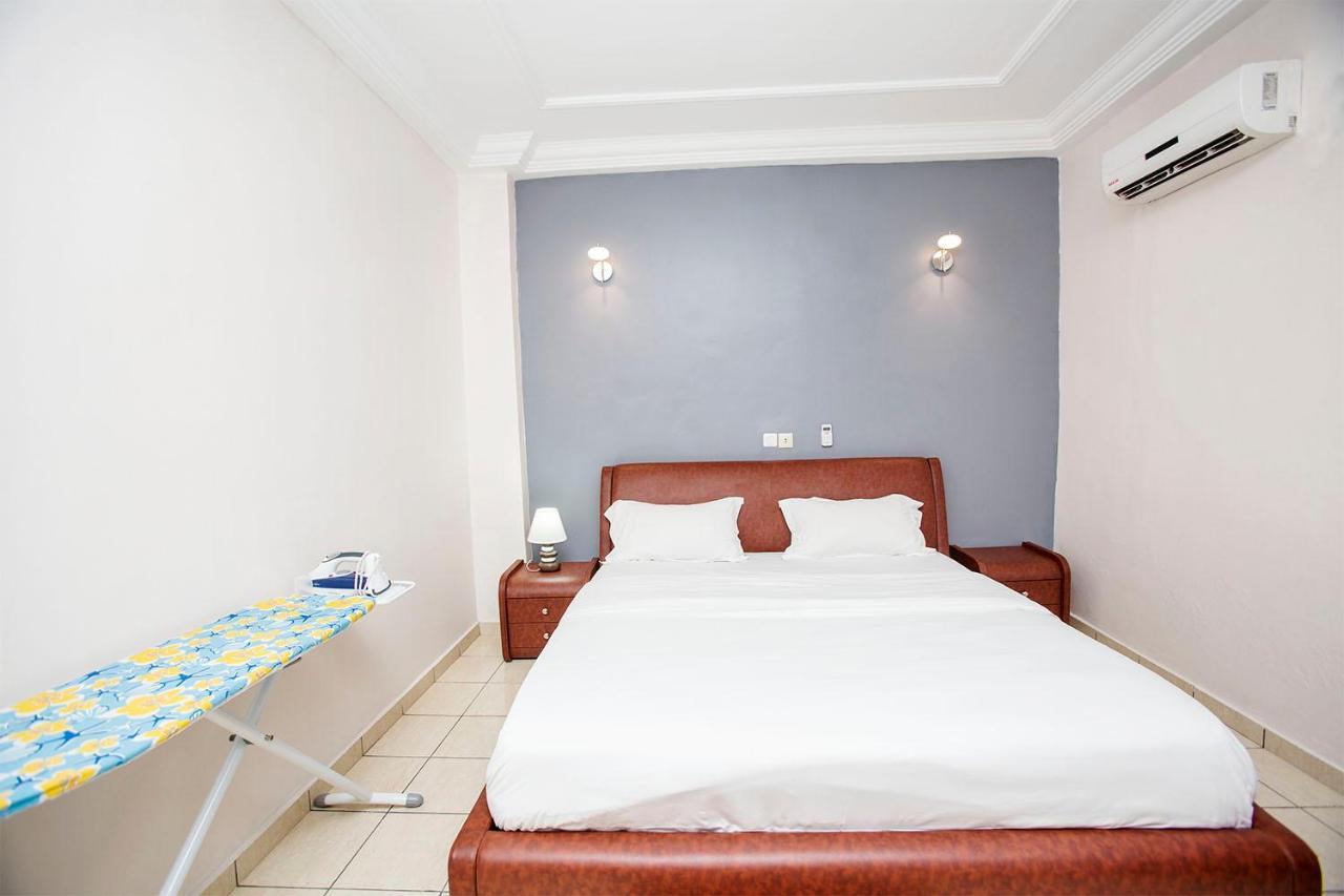 Residence Le Carat Bonapriso Douala Esterno foto